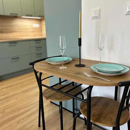Cozy 1-Bedroom Condo Miloslavov エクステリア 写真